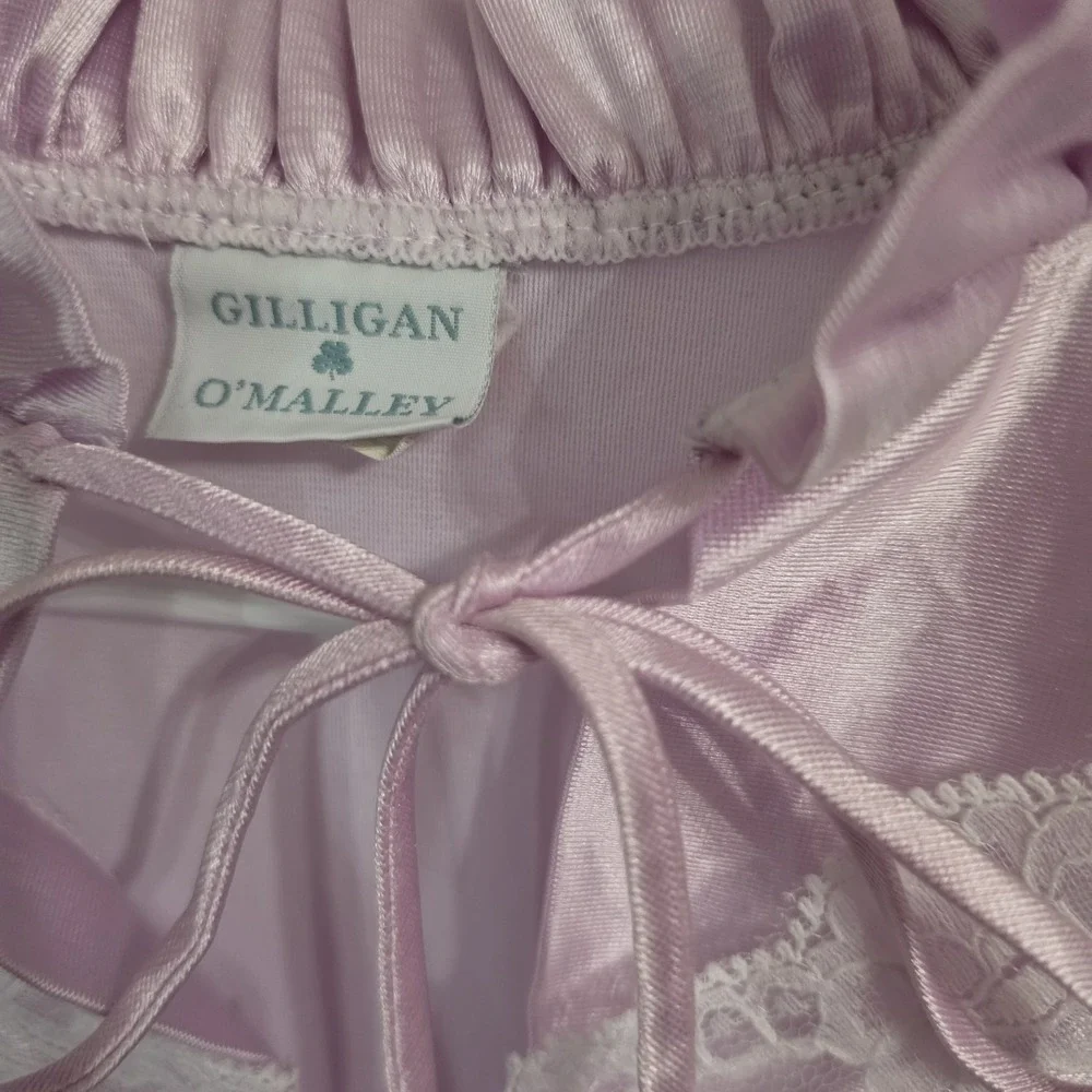Vintage Gullian & O Malley Medium Long‎ Sleeve Nylon Lace Nightgown Cuddly Soft